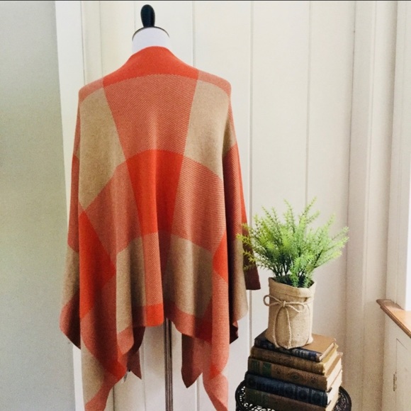🎉HOST PICK 💓 Talbots Orange Plaid Poncho Shawl - Picture 7 of 9